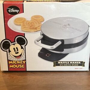 Mickey Mouse Waffle Maker EUC